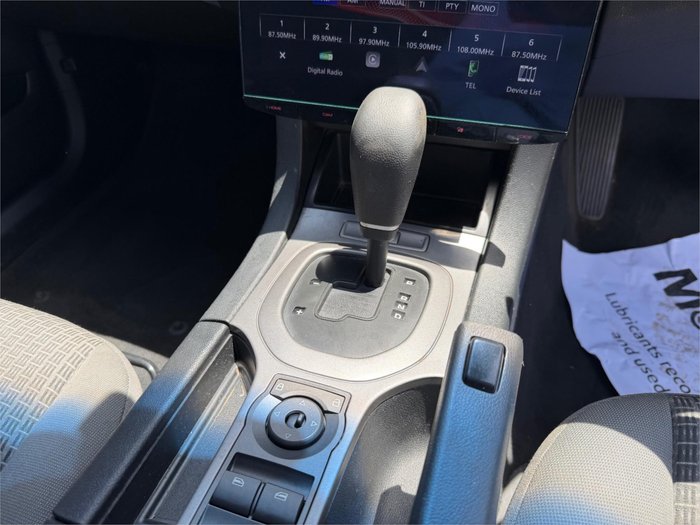 2011 HOLDEN COMMODORE OMEGA