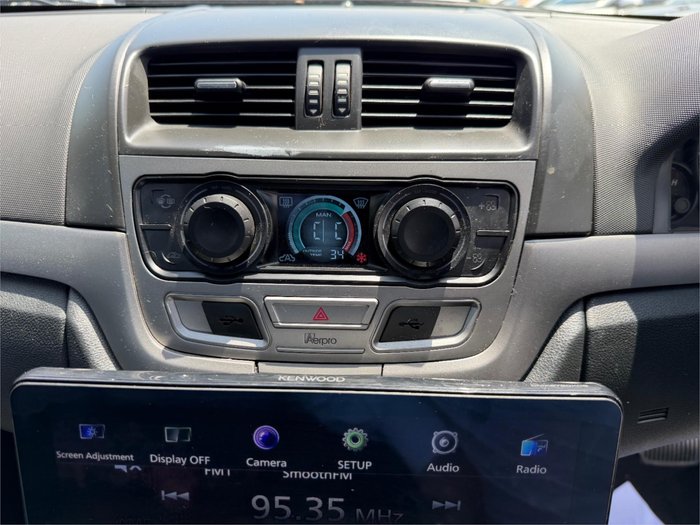 2011 HOLDEN COMMODORE OMEGA