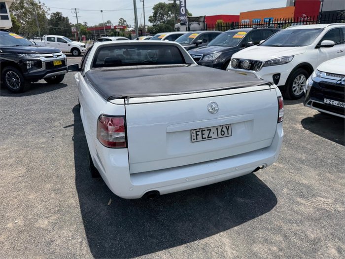 2011 HOLDEN COMMODORE OMEGA