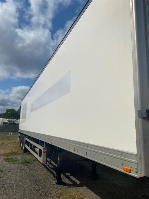 2015 Maxitrans 24P Freezer Van White