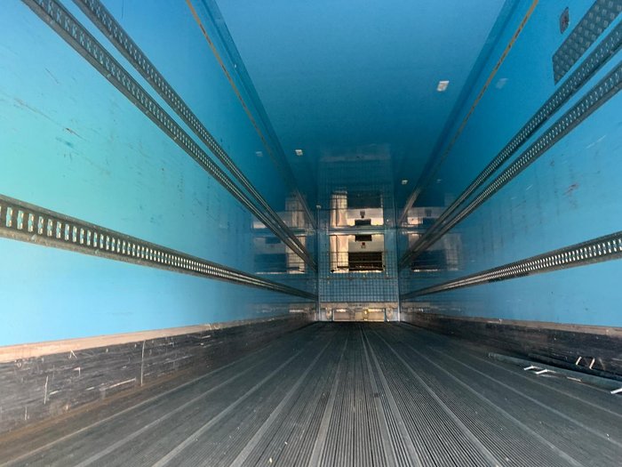 2015 Maxitrans 24P Freezer Van White