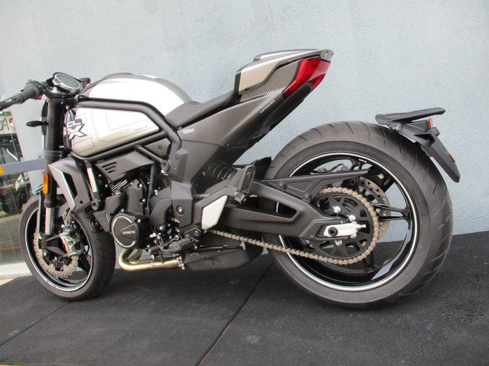 2022 CFMOTO CL-X SPORT GREY