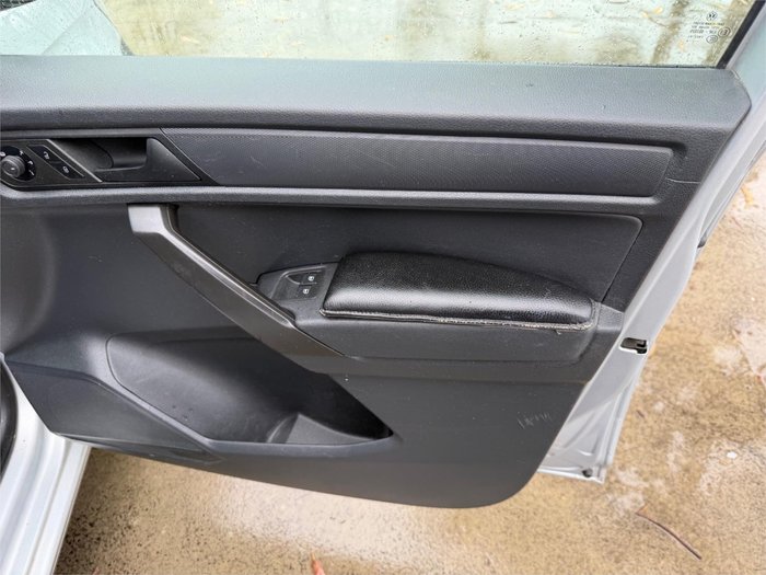 2016 VOLKSWAGEN CADDY TSI220