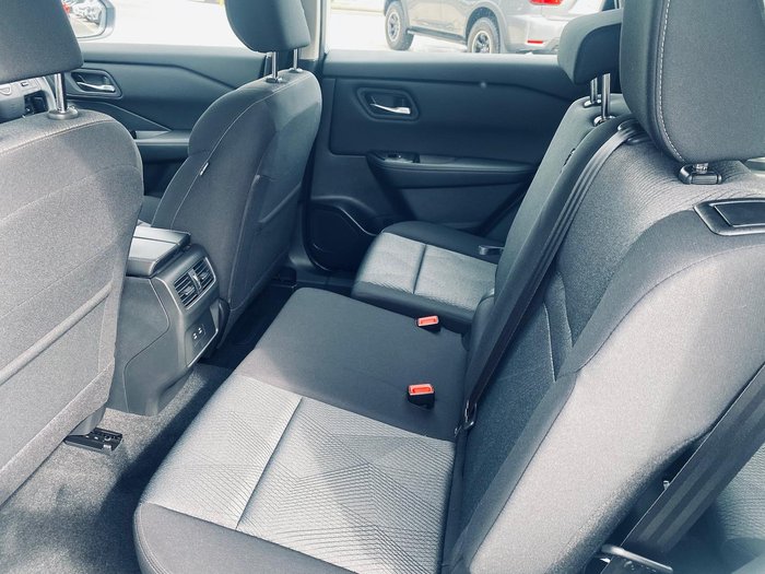 2025 Nissan X-TRAIL ST