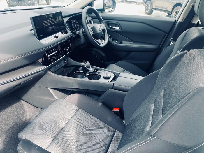 2025 Nissan X-TRAIL ST