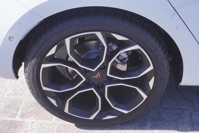 2025 CUPRA Leon S