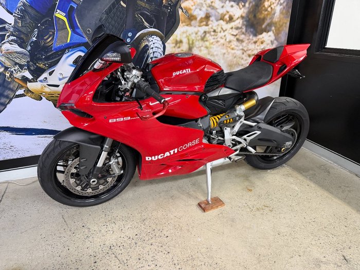 2015 DUCATI 899 PANIGALE RED