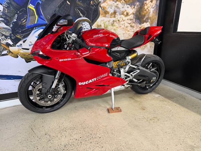 2015 DUCATI 899 PANIGALE RED