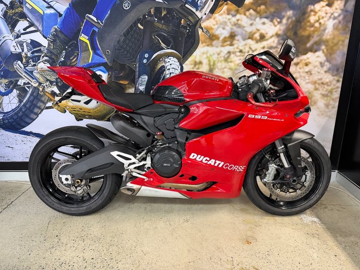 2015 DUCATI 899 PANIGALE RED