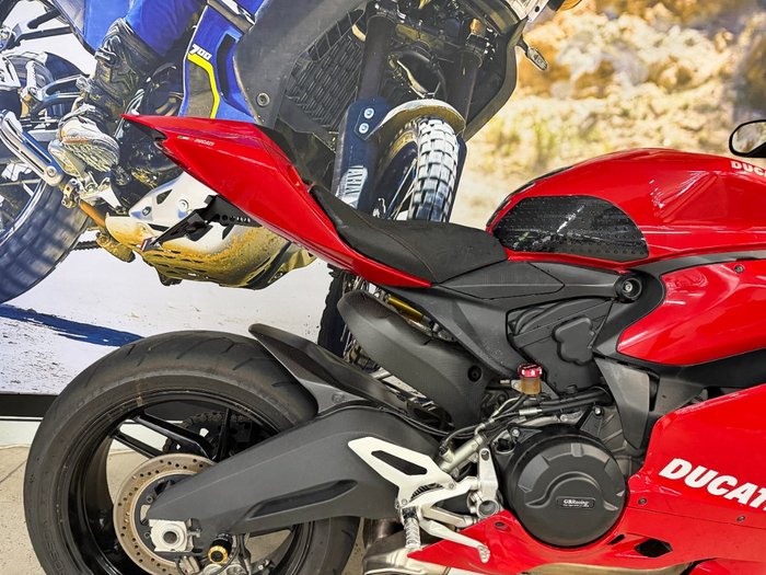 2015 DUCATI 899 PANIGALE RED
