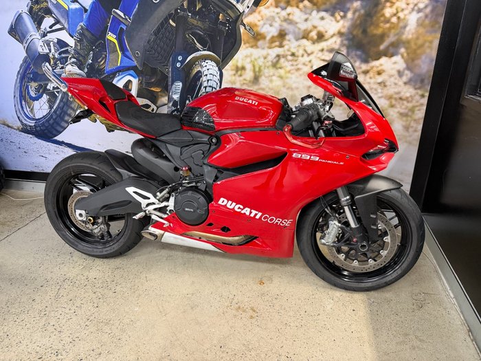 2015 DUCATI 899 PANIGALE RED