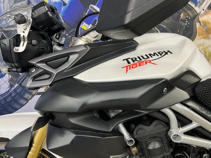 2011 Triumph TIGER 800 WHITE