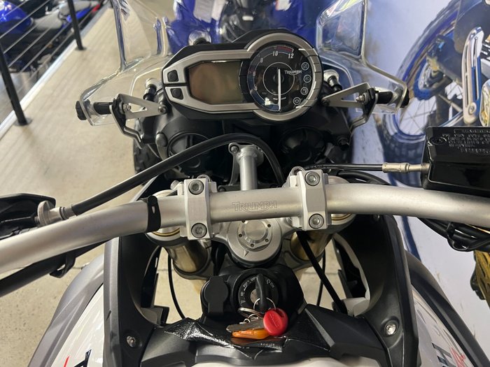 2011 Triumph TIGER 800 WHITE