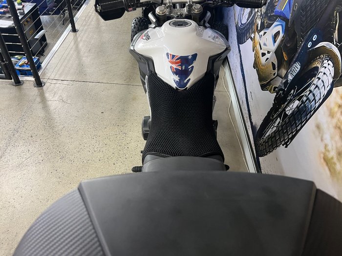 2011 Triumph TIGER 800 WHITE