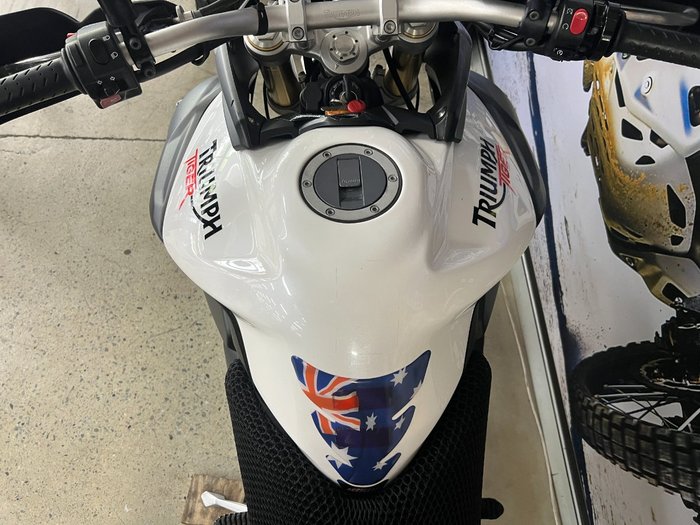 2011 Triumph TIGER 800 WHITE