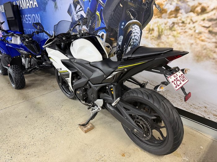 2017 Yamaha YZF-R3 BLUE