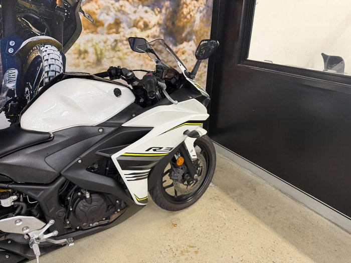 2017 Yamaha YZF-R3 BLUE