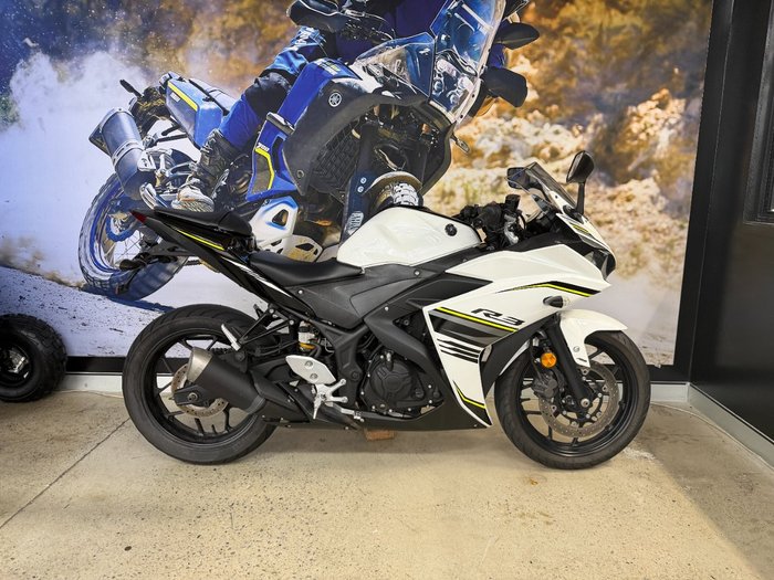 2017 Yamaha YZF-R3 BLUE