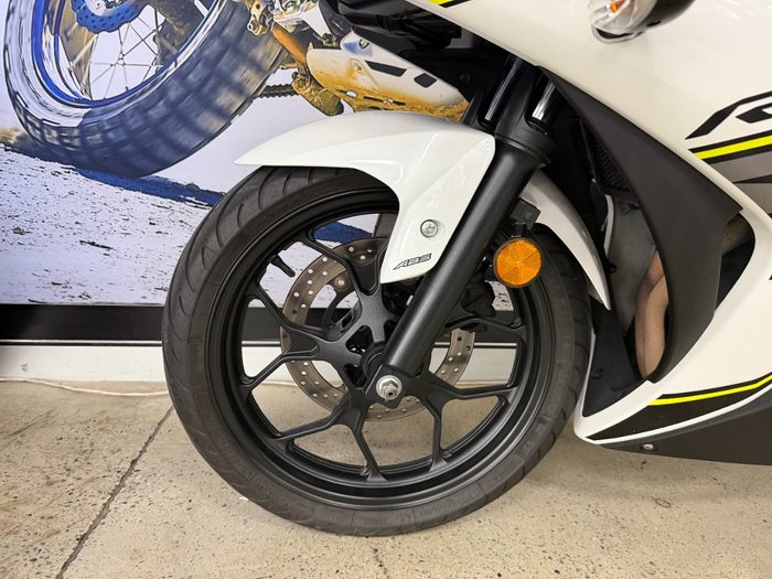 2017 Yamaha YZF-R3 BLUE