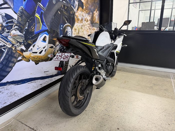 2017 Yamaha YZF-R3 BLUE