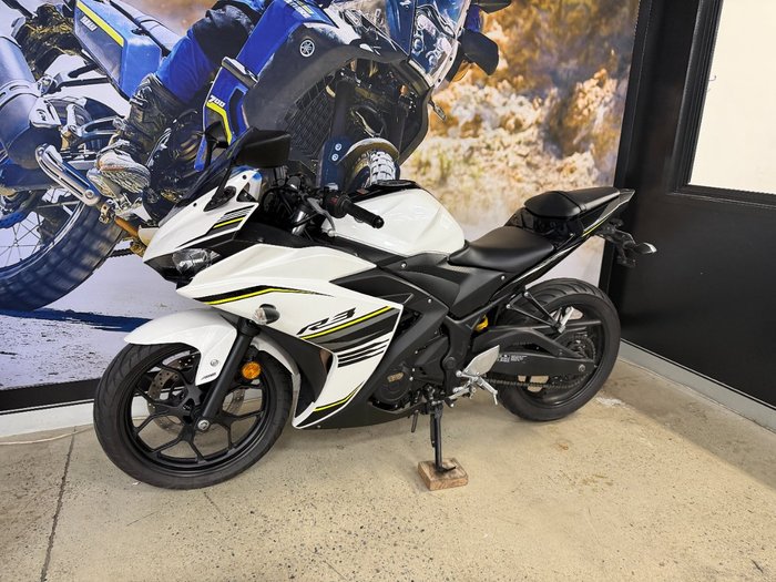 2017 Yamaha YZF-R3 BLUE