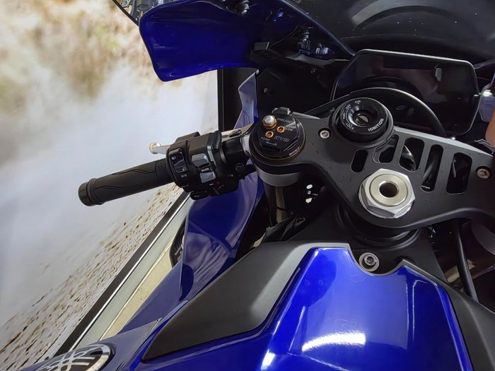 2025 Yamaha YZF-R1 BLUE