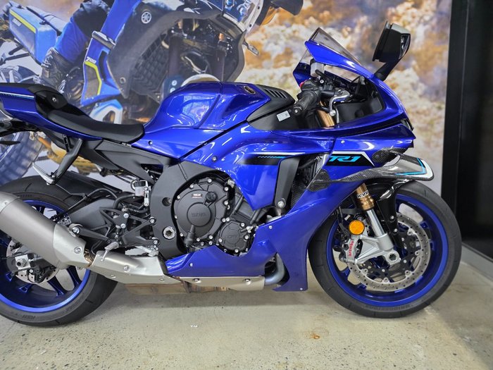 2025 Yamaha YZF-R1 BLUE