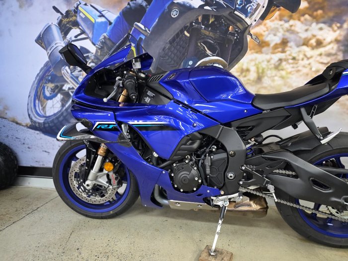 2025 Yamaha YZF-R1 BLUE