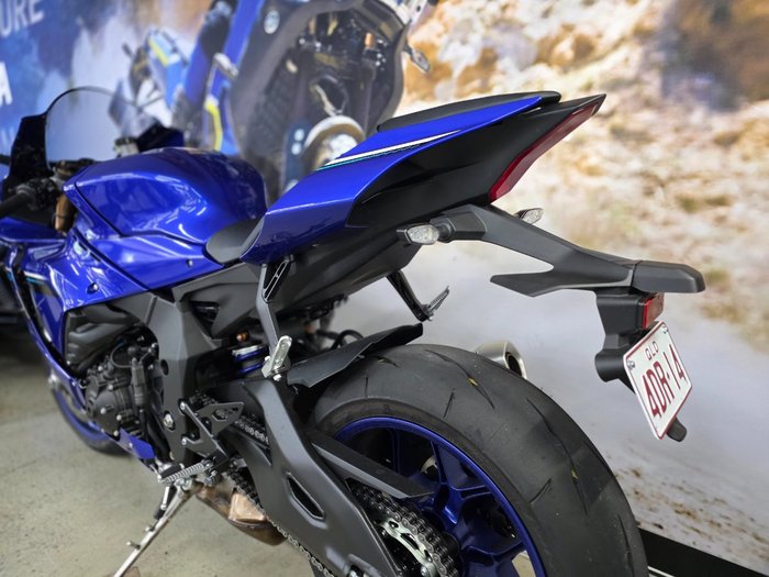 2025 Yamaha YZF-R1 BLUE