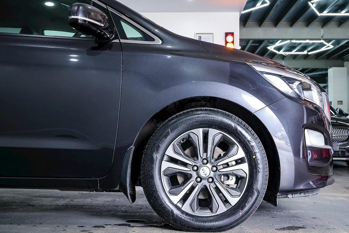 2018 Kia Carnival SLi YP MY18 Platinum Graphite