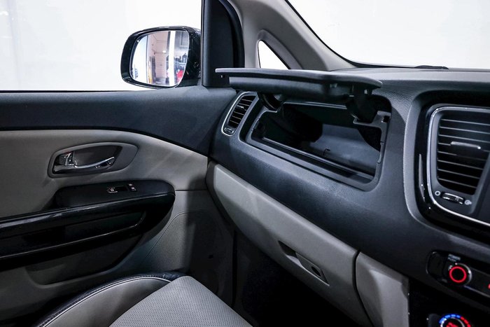 2018 Kia Carnival SLi YP MY18 Platinum Graphite