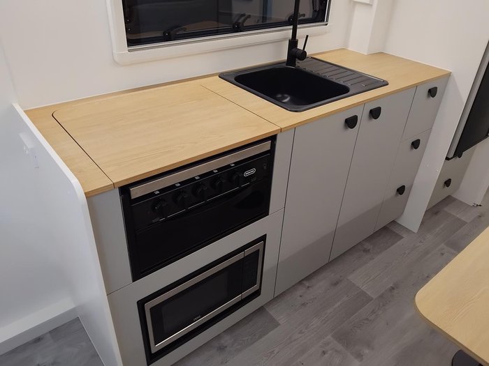 2026 Traveller Destination Cruise 17Ft Couples Semi Full Composite