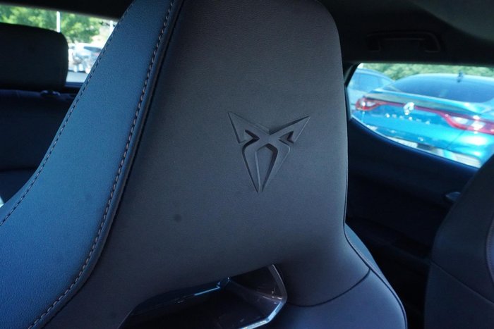 2025 CUPRA Leon VZx