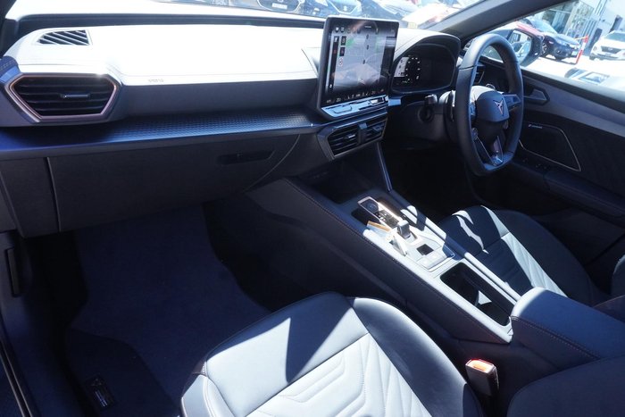 2025 CUPRA Leon VZx