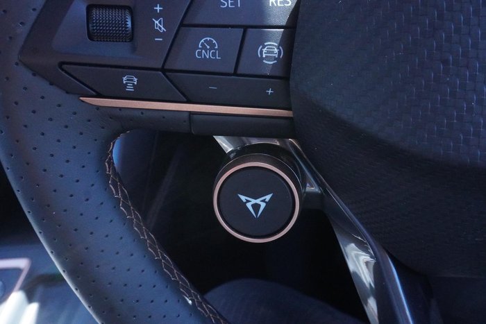 2025 CUPRA Leon VZx