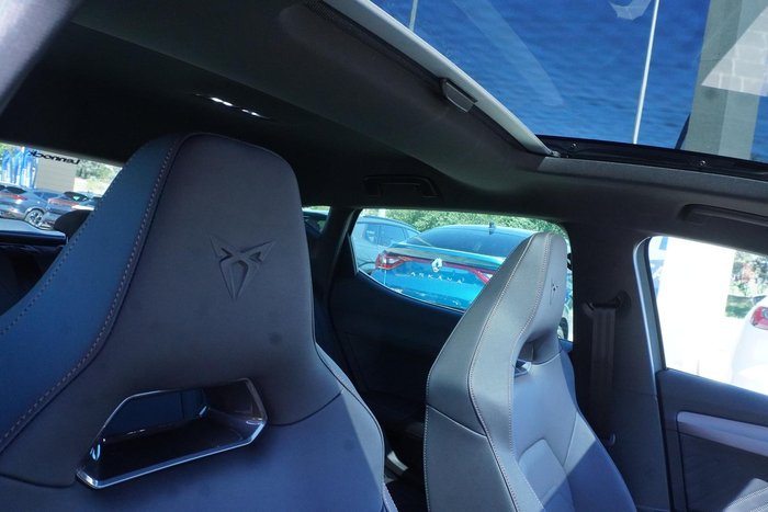 2025 CUPRA Leon VZx
