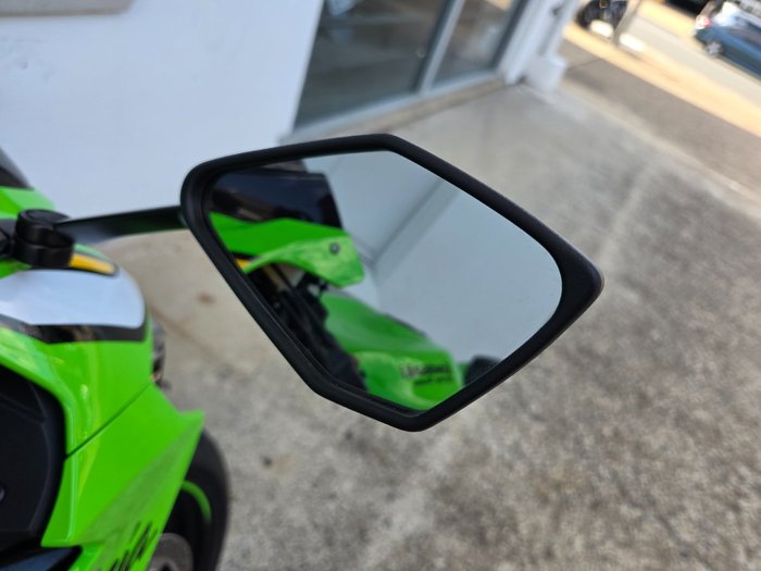 2025 Kawasaki NINJA ZX-6R (636) KRT EDITION GREEN