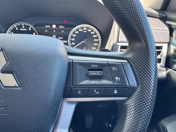 2022 Mitsubishi Outlander ES