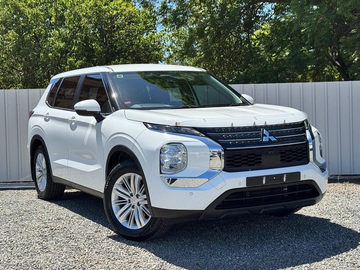 2022 Mitsubishi Outlander ES