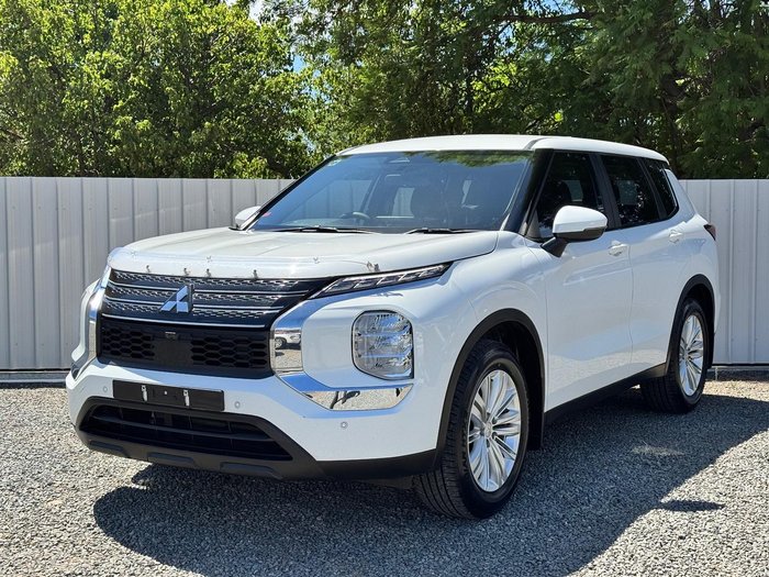 2022 Mitsubishi Outlander ES