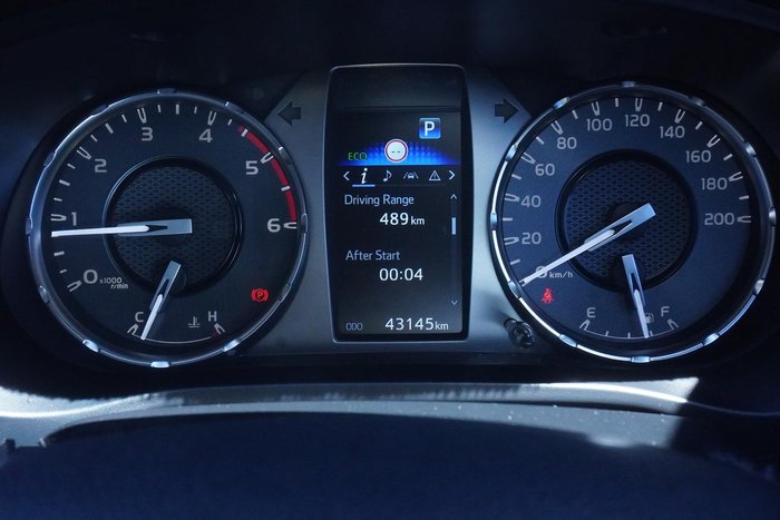 2023 Toyota Hilux SR