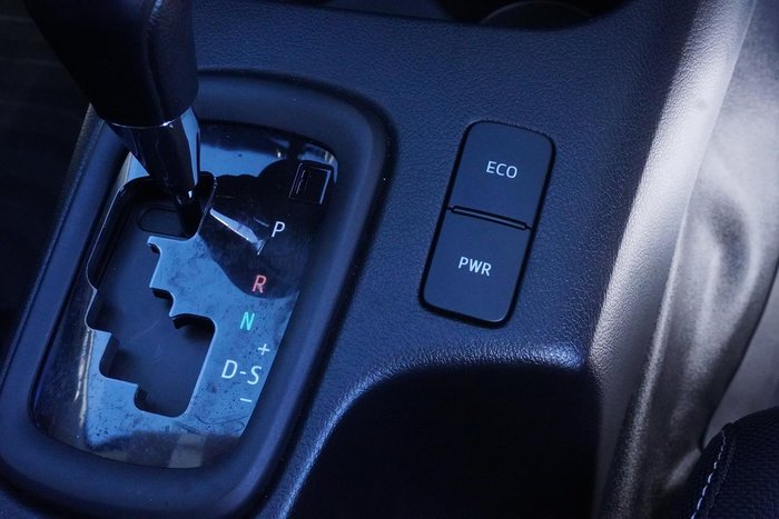 2023 Toyota Hilux SR