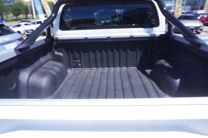 2023 Toyota Hilux SR