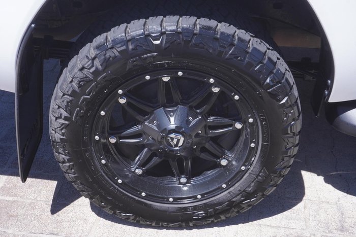 2023 Toyota Hilux SR