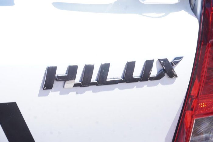 2023 Toyota Hilux SR