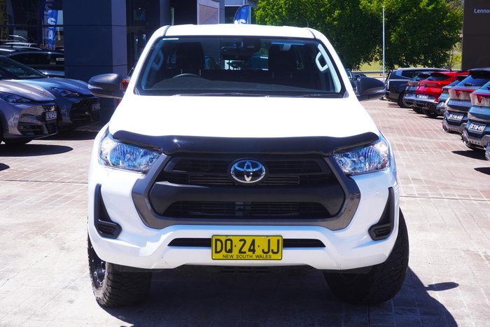 2023 Toyota Hilux SR