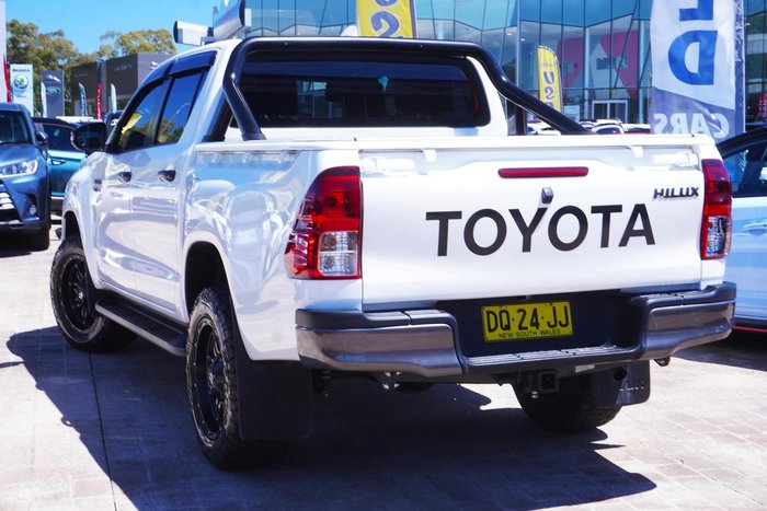 2023 Toyota Hilux SR