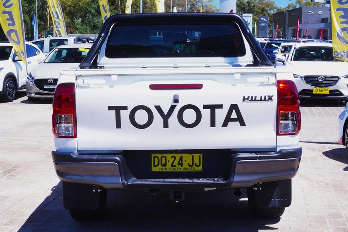 2023 Toyota Hilux SR