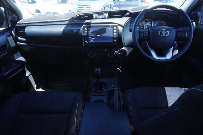 2023 Toyota Hilux SR