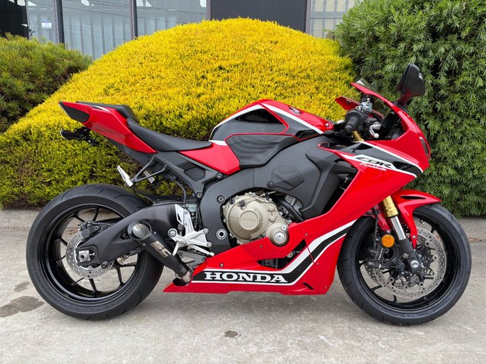 2017 Honda CBR1000RR (FIREBLADE) Red